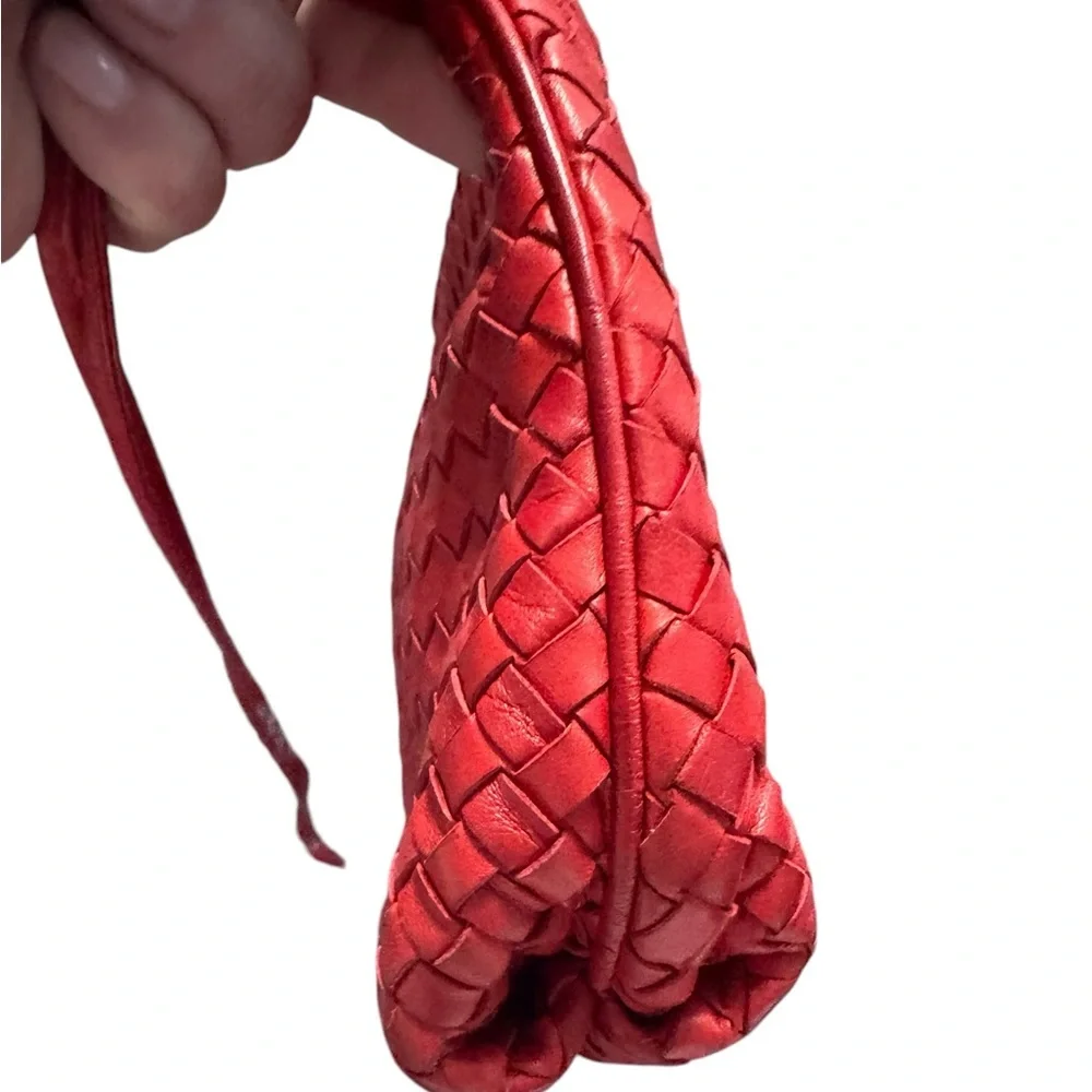 Vintage Pova Via Frattina woven leather shoulder bag in red. Gently worn.